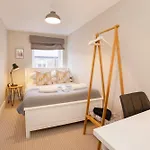 Compton Luxury Apartment-free Parking 公寓 约克