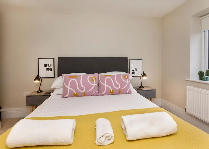 Compton Luxury Apartment-free Parking *