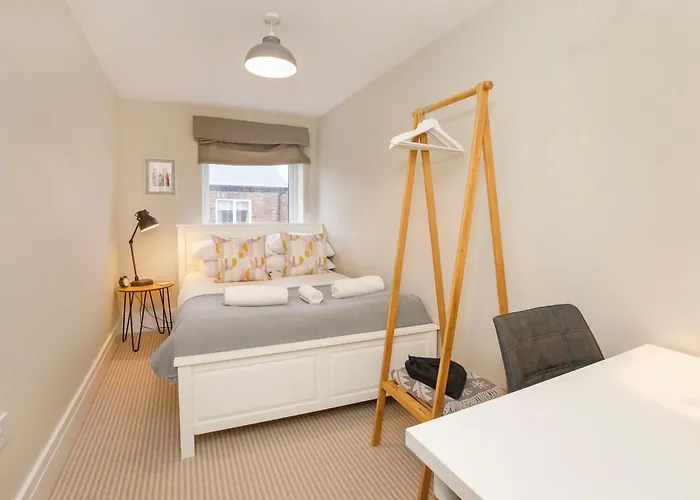 Compton Luxury Apartment-free Parking