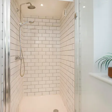 Apartmán Compton Luxury Apartment-free Parking